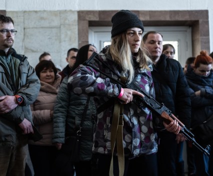 On their weekend, civilians in the western Ukrainian city of Lviv learn how to use AK-47 Kalashnikov rifles. As for now, the Ukrainian army holds defense far from Lviv, but the situation can be changed any time, locals say. In this case, they want to be ready to protect their homes from Russian ivasion.