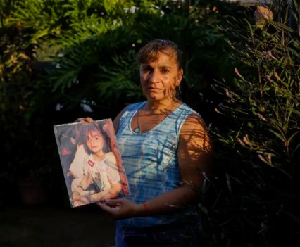 Después de buscar a su hija durante seis años y ocho meses, a Alejandra Valenzuela le dijeron: “La chica muerta por la que usted había preguntado hace más de seis años, era su hija” Santiago Filipuzzi - LA NACION